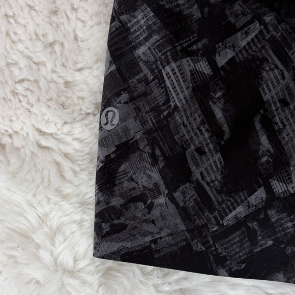 Lululemon,Size 40,Men's Black and Gray Swim Shorts - Picture 10 of 17